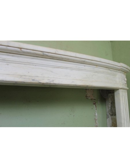 215 ANTIQUE LOUIS XVI "DEUX ROSES ARRONDI" IN WHITE CALACATTA STATUARY MARBLE