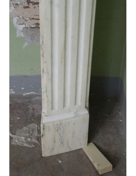 215 ANTIQUE LOUIS XVI "DEUX ROSES ARRONDI" IN WHITE CALACATTA STATUARY MARBLE