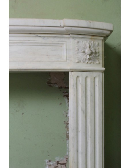 215 ANTIQUE LOUIS XVI "DEUX ROSES ARRONDI" IN WHITE CALACATTA STATUARY MARBLE