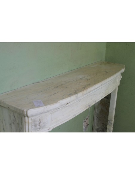 215 ANTIQUE LOUIS XVI "DEUX ROSES ARRONDI" IN WHITE CALACATTA STATUARY MARBLE