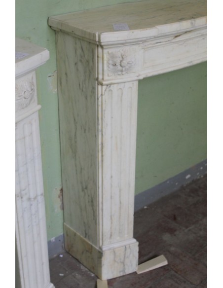 215 ANTIQUE LOUIS XVI "DEUX ROSES ARRONDI" IN WHITE CALACATTA STATUARY MARBLE