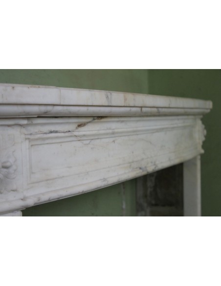 215 ANTIQUE LOUIS XVI "DEUX ROSES ARRONDI" IN WHITE CALACATTA STATUARY MARBLE