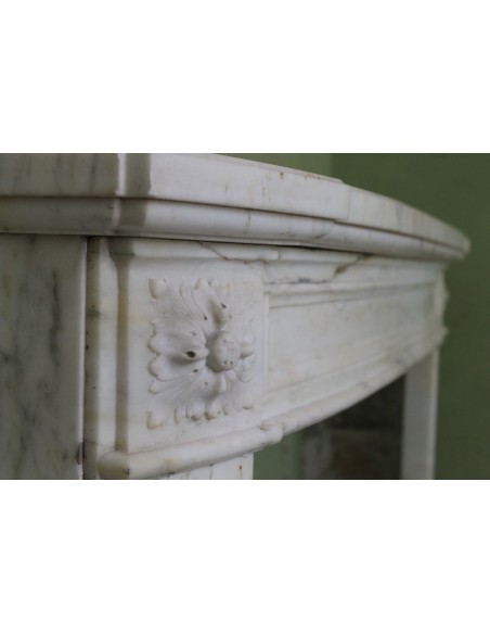 215 ANTIQUE LOUIS XVI "DEUX ROSES ARRONDI" IN WHITE CALACATTA STATUARY MARBLE