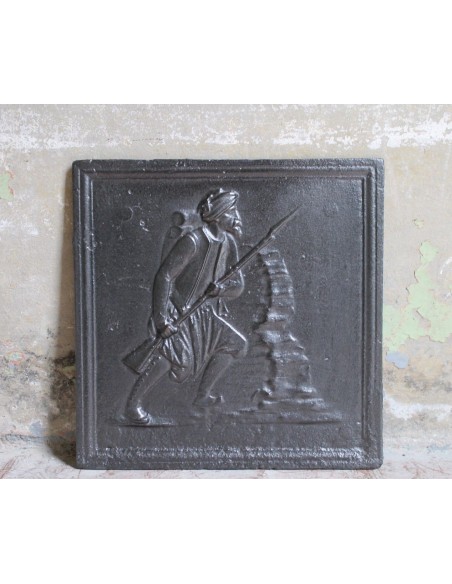 140 PIASTRA MILITARESCA PER FONDO CAMINO