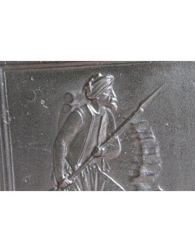 140 PIASTRA MILITARESCA PER FONDO CAMINO