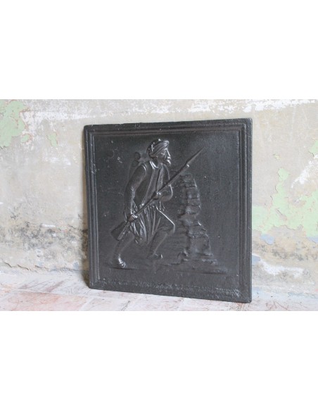 140 PIASTRA MILITARESCA PER FONDO CAMINO