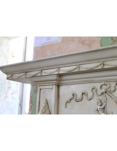 1003 AG IMPORTANT FIREPLACE MANTEL IN PINE...