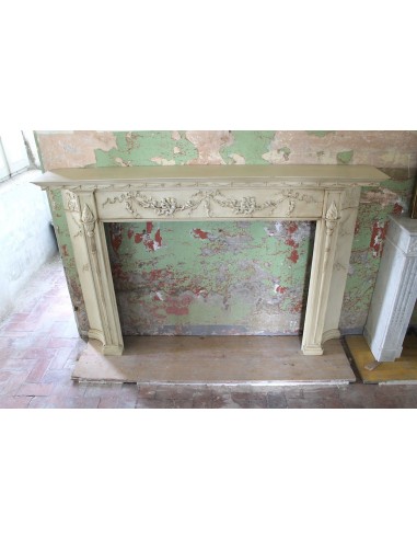 1003 AG IMPORTANT FIREPLACE MANTEL IN PINE...