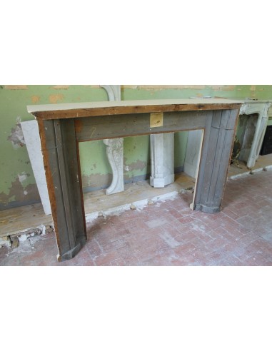 1003 AG IMPORTANT FIREPLACE MANTEL IN PINE...