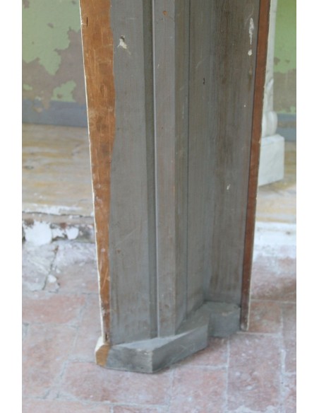 1003 AG IMPORTANT FIREPLACE MANTEL IN PINE ESSENCE AND ARTISTIC “STUCCO” SIGNED IRVING AND CASSON