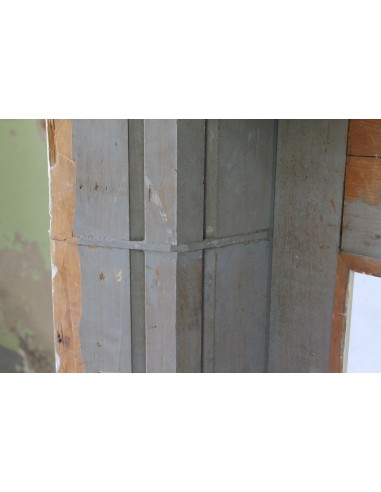 1003 AG IMPORTANT FIREPLACE MANTEL IN PINE...