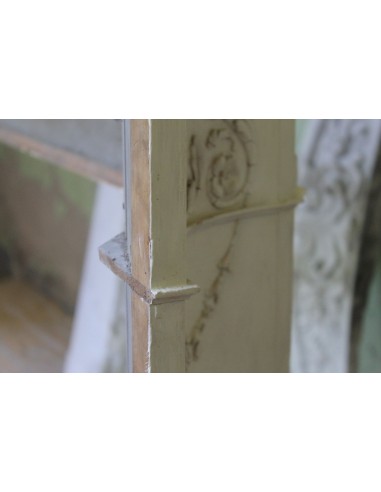 1003 AG IMPORTANT FIREPLACE MANTEL IN PINE...