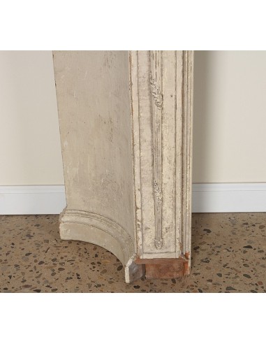 1003 AG IMPORTANT FIREPLACE MANTEL IN PINE...