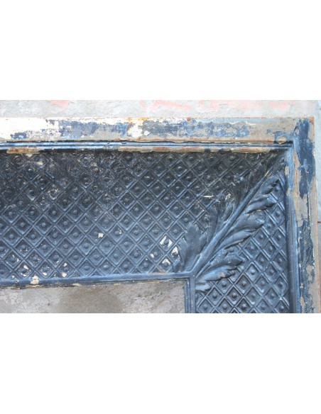 CG 084 CAMINETTO IN GHISA CON DECORAZIONE "A TAPISSERIE"