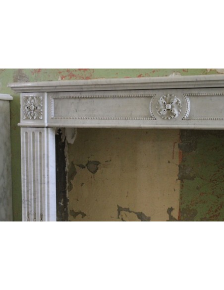 242 ANTIQUE NEOCLASSICAL "TROIS FLEURS" FIREPLACE MANTEL IN WHITE CARRARA MARBLE