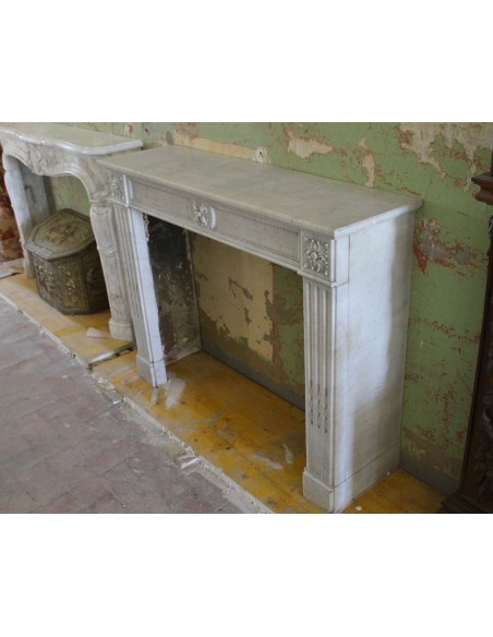 242 ANTIQUE NEOCLASSICAL "TROIS FLEURS" FIREPLACE MANTEL IN WHITE CARRARA MARBLE