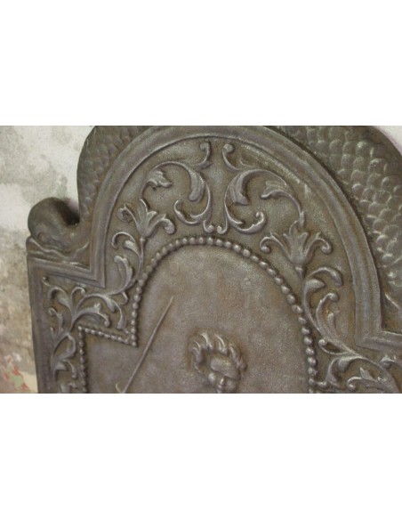 127 PIASTRA IN GHISA D'ARTE RAFFIGURANTE LA PULZELLA D'ORLEANS