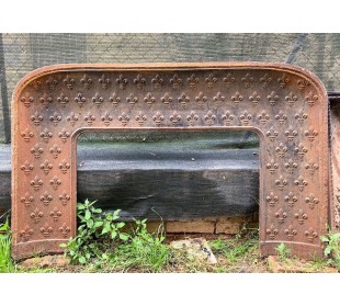 Antique cast iron insert featuring a geometric fleur-de-lis pattern and big dimensions.