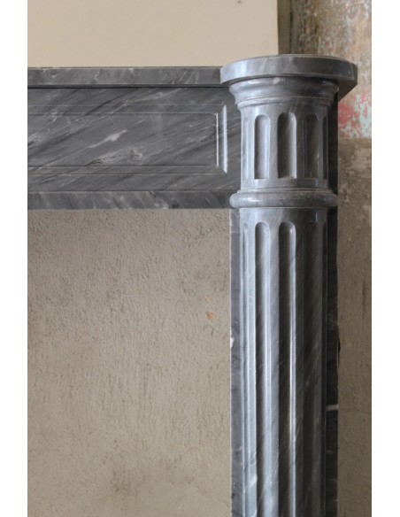 210 NEOCLASSICAL LOUIS XVI FIREPLACE WITH FLUTED COLUMNS IN GREY BARDIGLIO MARBLE