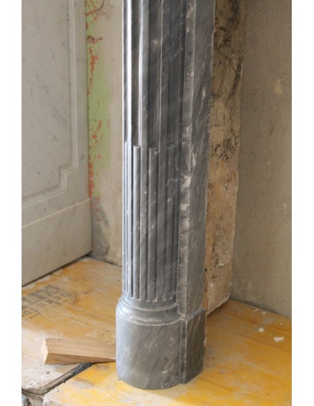 210 NEOCLASSICAL LOUIS XVI FIREPLACE WITH FLUTED COLUMNS IN GREY BARDIGLIO MARBLE