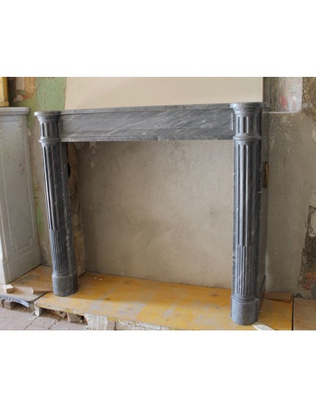 210 NEOCLASSICAL LOUIS XVI FIREPLACE WITH FLUTED COLUMNS IN GREY BARDIGLIO MARBLE