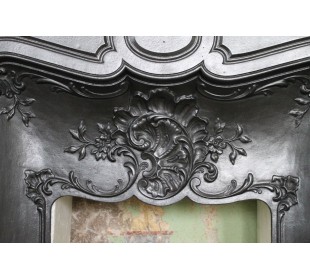 Antique fireplace mantel made of artistic cast iron, refined and elegant. This is an alternative to marble fireplaces. 2