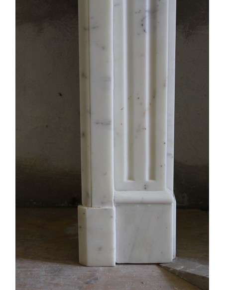 303 ANTIQUE LOUIS XIV "PARISIENNE" FIREPLACE MANTEL IN WHITE STATUARY MARBLE WITH BRONZES