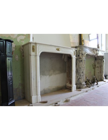 303 ANTIQUE LOUIS XIV "PARISIENNE" FIREPLACE...