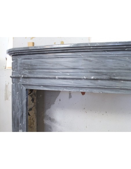 223 ANTIQUE NEOCLASSICAL "DÉMI-LUNE" FIREPLACE MANTEL IN ITALIAN GREY BARDIGLIO MARBLE