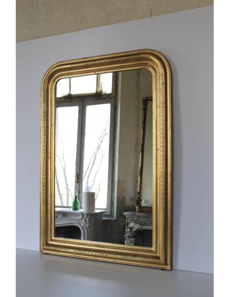 002 SPECCHIERA LUIGI FILIPPO DI PICCOLA TAGLIA IN FOGLIA D'ORO CON DECORO A COSTE