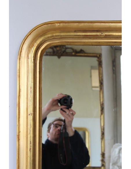 009 PICCOLA SPECCHIERA DORATA: SOBRIA, SEMPLICE ED ELEGANTE