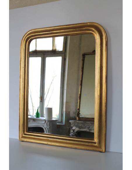 009 PICCOLA SPECCHIERA DORATA: SOBRIA, SEMPLICE ED ELEGANTE