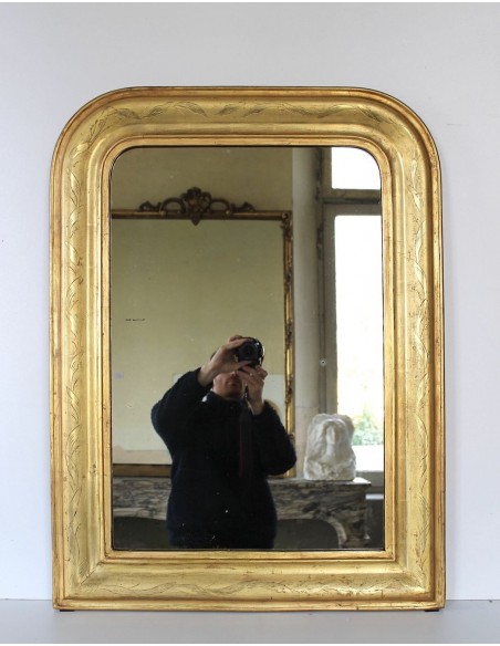 010 SPECCHIERA DORATA LUIGI FILIPPO DI PICCOLE DIMENSIONI CON INTARSI FLOREALI