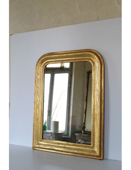 010 SPECCHIERA DORATA LUIGI FILIPPO DI PICCOLE DIMENSIONI CON INTARSI FLOREALI