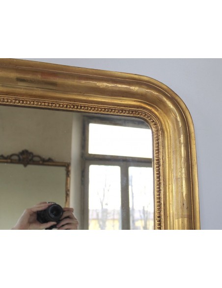 019 PICCOLA SPECCHIERA ANTICA DORATA A VASSOIO CON DECORO A "PERLAGE"