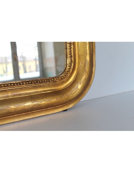 019 PICCOLA SPECCHIERA ANTICA DORATA A VASSOIO CON DECORO A "PERLAGE"