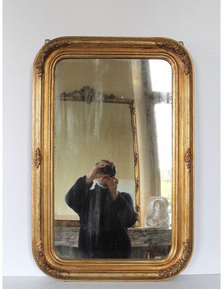 021 SPECCHIERA ANTICA A VASSOIO DORATA ARRICCHITA DA DECORI FLOREALI