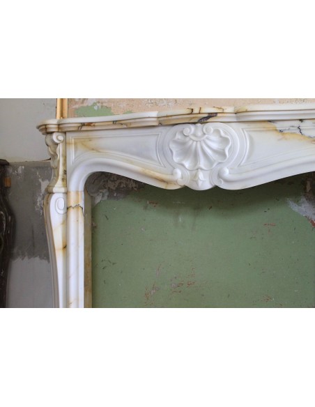 045 AG ANTIQUE LOUIS XV "TROIS COQUILLES" FIREPLACE MANTEL CARVED IN RARE PAONAZZO MARBLE