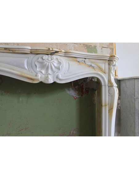 045 AG ANTIQUE LOUIS XV "TROIS COQUILLES" FIREPLACE MANTEL CARVED IN RARE PAONAZZO MARBLE