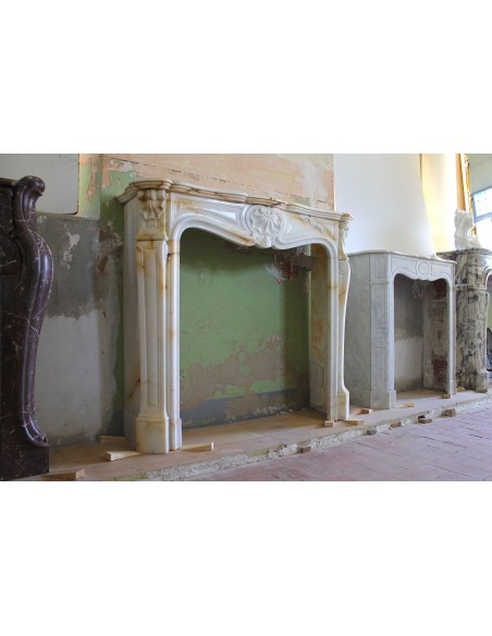 045 AG ANTIQUE LOUIS XV "TROIS COQUILLES" FIREPLACE MANTEL CARVED IN RARE PAONAZZO MARBLE