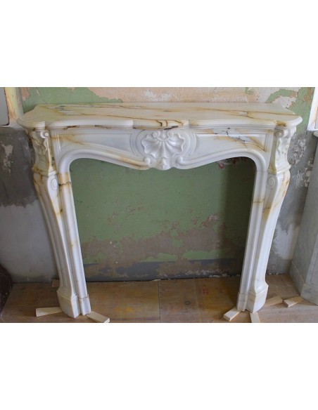 045 AG ANTIQUE LOUIS XV "TROIS COQUILLES" FIREPLACE MANTEL CARVED IN RARE PAONAZZO MARBLE