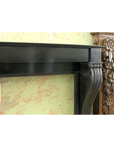 505 ELEGANT AND WELL PROPORTIONED "ROULEAU"...