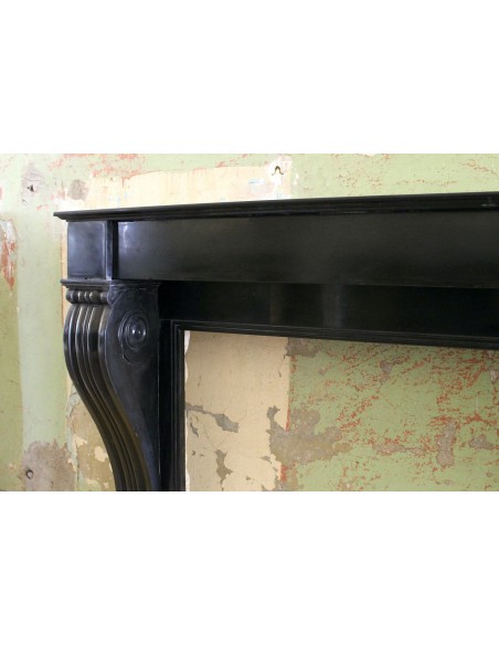 505 ELEGANT AND WELL PROPORTIONED "ROULEAU" FIREPLACE MANTEL IN BLACK BELGIUM MARBLE