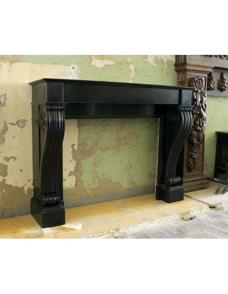 505 ELEGANT AND WELL PROPORTIONED "ROULEAU" FIREPLACE MANTEL IN BLACK BELGIUM MARBLE