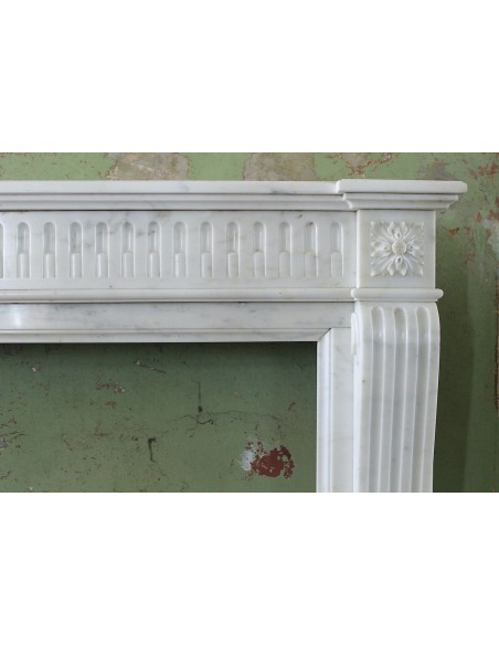 227 ANTIQUE NEOCLASSICAL "DEUX FLEURS GALBÉ" FIREPLACE MANTEL IN PURE WHITE STATUARY MARBLE