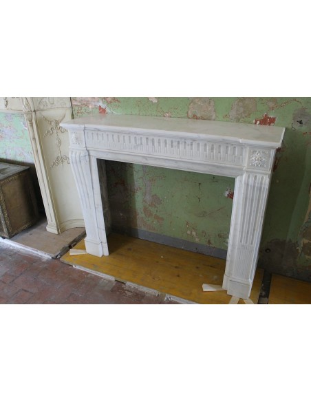 227 ANTIQUE NEOCLASSICAL "DEUX FLEURS GALBÉ" FIREPLACE MANTEL IN PURE WHITE STATUARY MARBLE