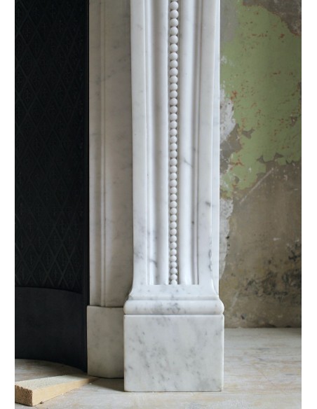 205 AG IMPORTANT LOUIS XVI "RAMO D'ULIVO" FIREPLACE MANTEL IN WHITE CARRARA MARBLE WITH ITS DECORATED CAST IRON INSERT