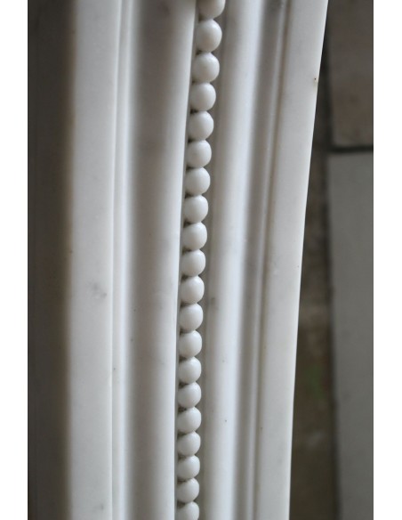205 AG IMPORTANT LOUIS XVI "RAMO D'ULIVO" FIREPLACE MANTEL IN WHITE CARRARA MARBLE WITH ITS DECORATED CAST IRON INSERT