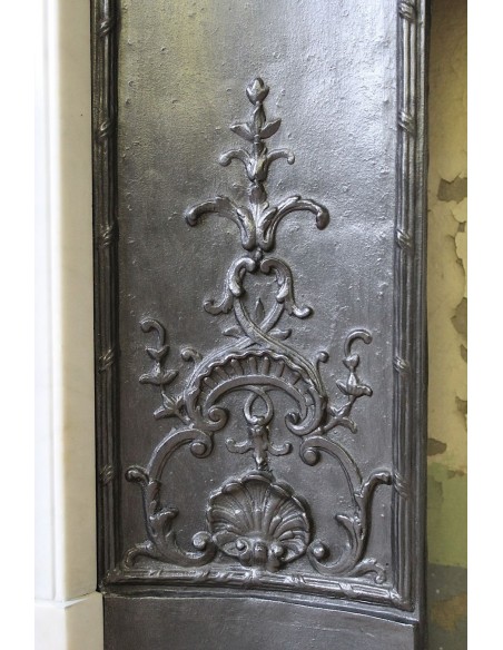 021 AG ANTIQUE LOUIS XV "DAUPHIN" MANTEL CARVED IN WHITE CARRARA MARBLE WITH ITS OWN ORIGINAL CAST IRON INSERT