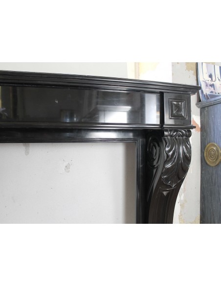 507 AG ANTIQUE “GRIFFE DE LION” FIREPLACE MANTEL IN BLACK BELGIUM MARBLE